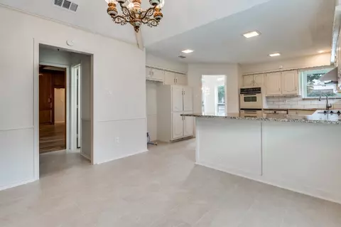 Kitchen - 1603 E Spring Valley Rd, Richardson, TX 75081 photo 4 of 4