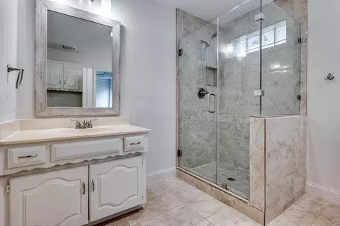 Bath - 1603 E Spring Valley Rd, Richardson, TX 75081 photo 2 of 3