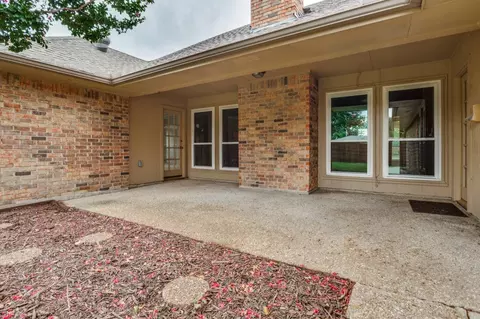 Exterior - 1603 E Spring Valley Rd, Richardson, TX 75081 photo 4 of 5
