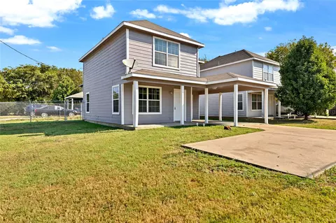 212 W Purdom Ave, Alvarado, TX 76009