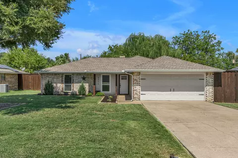2504 Boulder Dr, Corinth, TX 76210