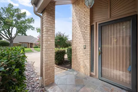 1036 Clinton St, Carrollton, TX 75007