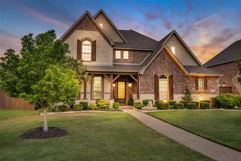 9818 Waters Ln, Rowlett, TX 75089
