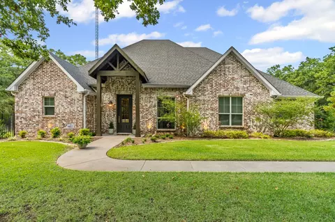 1211 Cedar Oaks Trl, Greenville, TX 75402