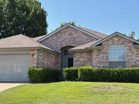 2200 Belton Dr, Arlington, TX 76018