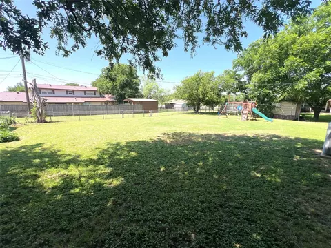 725 E 6th St, Baird, TX 79504 photo 8
