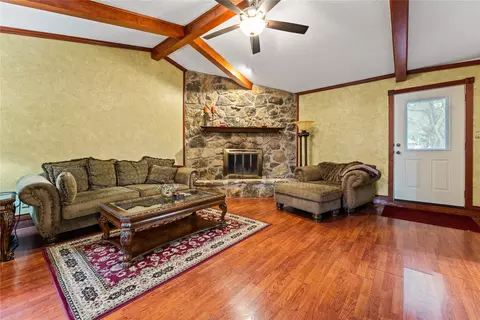 550 Jon St, Lorena, TX 76655 photo 4