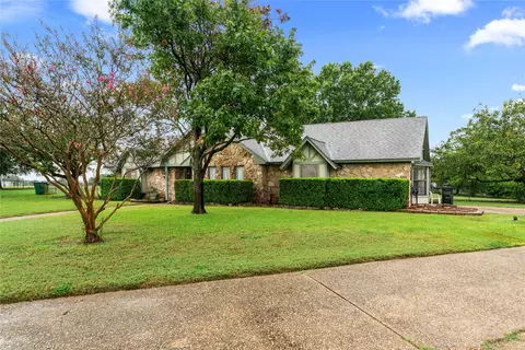 550 Jon St, Lorena, TX 76655 photo 2