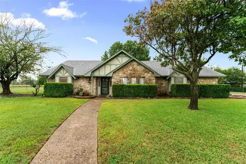 550 Jon St, Lorena, TX 76655