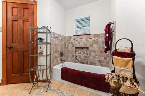 550 Jon St, Lorena, TX 76655 photo 15