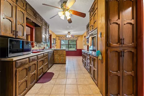 550 Jon St, Lorena, TX 76655 photo 8