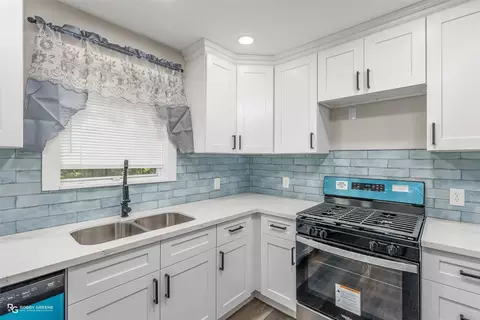 Kitchen - 1105 Drew Ln, Minden, LA 71055 photo 3 of 4