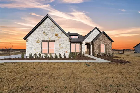 12420 Hornfels Dr, Krum, TX 76249