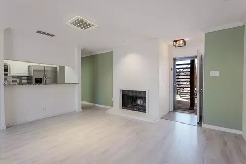 1909 Cloisters Dr #1011, Arlington, TX 76011