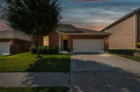 5329 Northfield Dr, Fort Worth, TX 76179