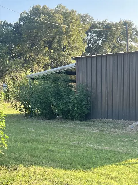 184 Locklar Loop, Waco, TX 76705 photo 3