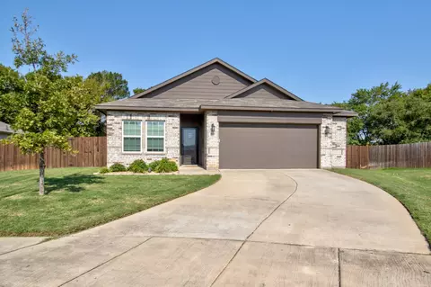 400 Countryside Dr, Aubrey, TX 76227