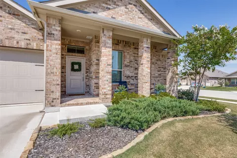 1900 Gill Star Dr, Haslet, TX 76052