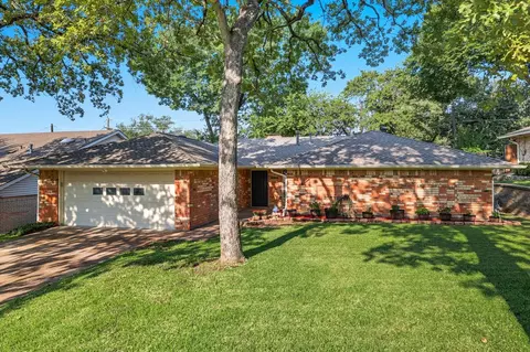 1621 Ronne Dr, Irving, TX 75060