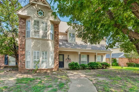 2311 Fall River Dr, Arlington, TX 76006