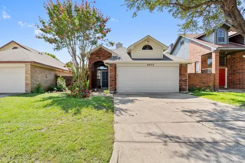 6932 Aston Dr, North Richland Hills, TX 76182