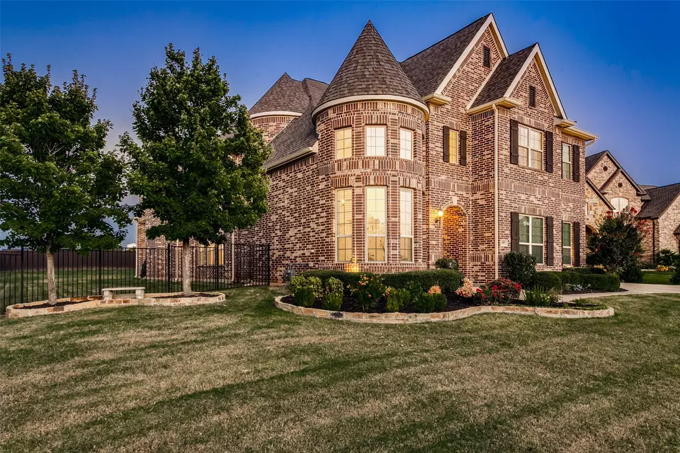 Exterior - 6809 Strauss, Colleyville, TX 76034 photo 2 of 8