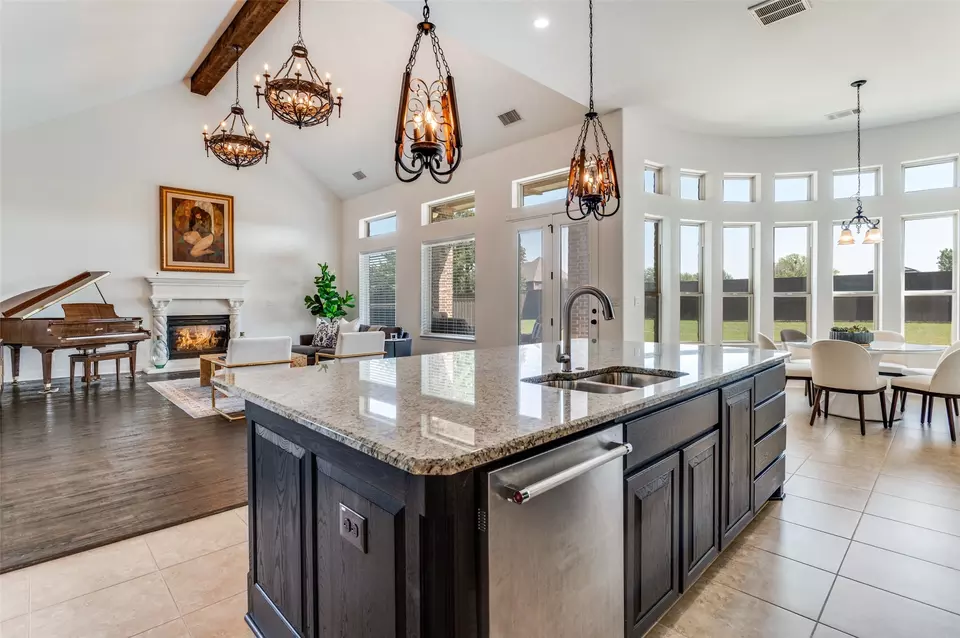 Kitchen - 6809 Strauss, Colleyville, TX 76034 photo 4 of 5