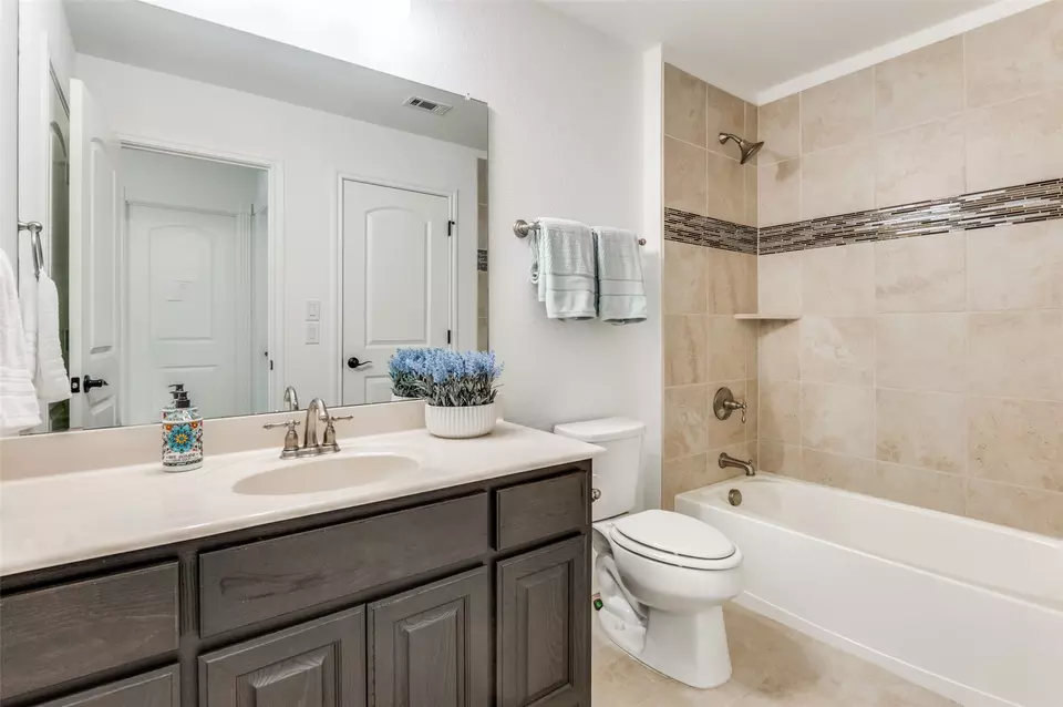 Bath - 6809 Strauss, Colleyville, TX 76034 photo 4 of 5