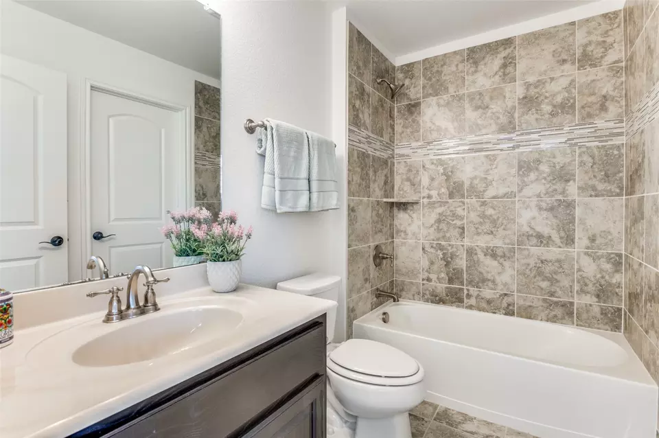 Bath - 6809 Strauss, Colleyville, TX 76034 photo 5 of 5