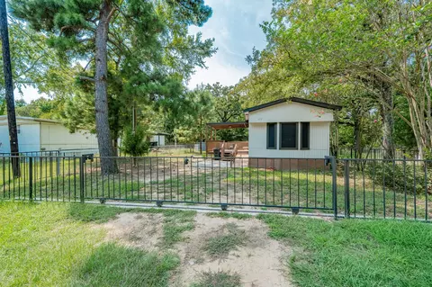 111 Pecos Dr, Mabank, TX 75156