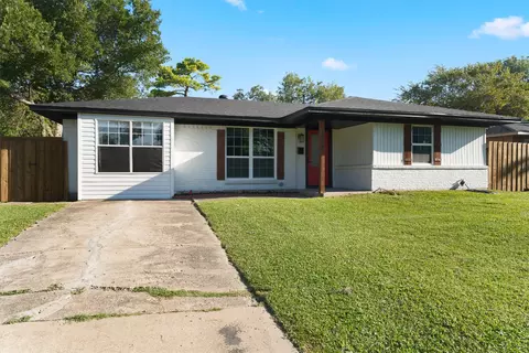 129 Sunflower Dr, Garland, TX 75041