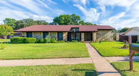 3758 Blue Trace Ln, Farmers Branch, TX 75244