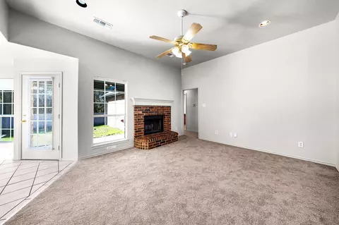 Living - 603 Lawrence Ave, Terrell, TX 75160 photo 2 of 3