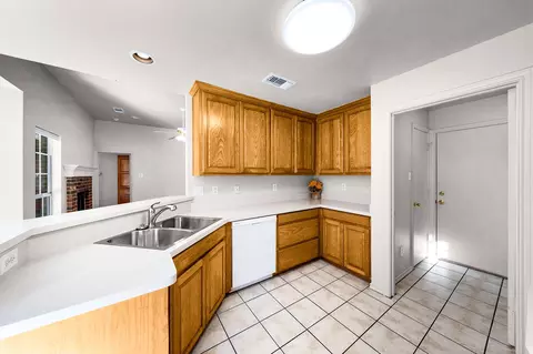 Kitchen - 603 Lawrence Ave, Terrell, TX 75160 photo 3 of 4