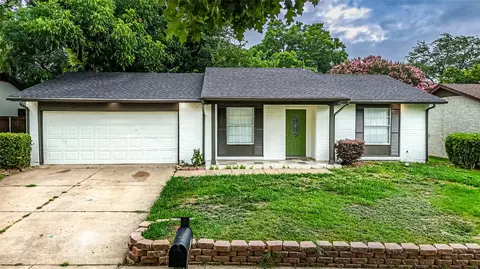 907 Candlewick St, Arlington, TX 76014