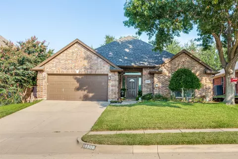 10508 Stonehill Dr, Benbrook, TX 76126