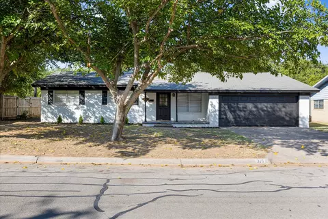 316 S Ables St, Granbury, TX 76048