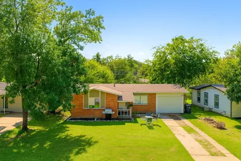 1412 Randolph St, Arlington, TX 76010