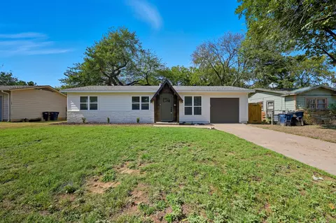 3569 Regal Rd, Fort Worth, TX 76111