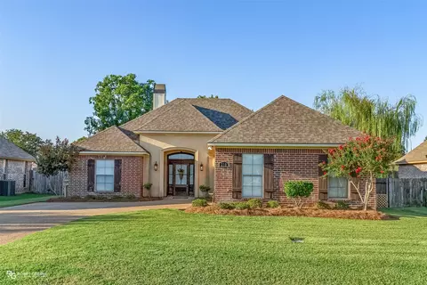210 Sherwood Dr, Benton, LA 71006