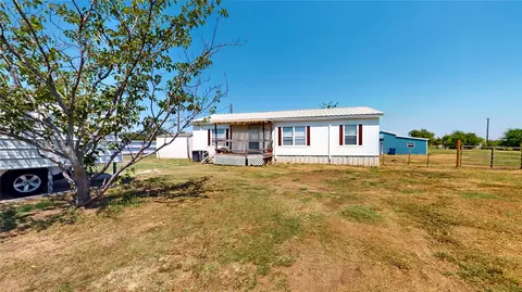 18648 Doubletree Dr, Justin, TX 76247 photo 2
