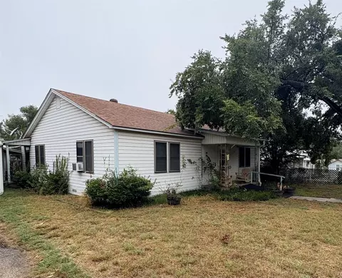 407 N Lane St, Decatur, TX 76234