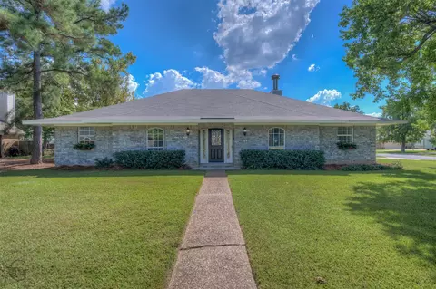 438 Mayfair Dr, Bossier City, LA 71111