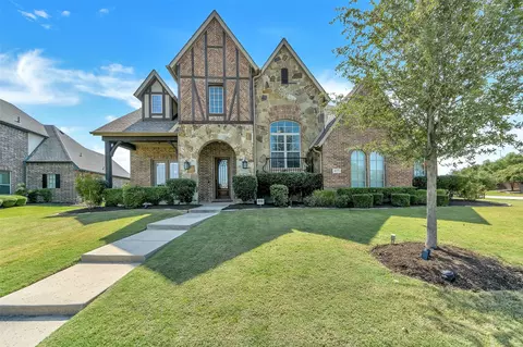 1077 Clearwater Dr, Frisco, TX 75036