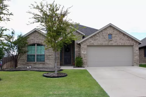 223 Valley View Dr, Waxahachie, TX 75167