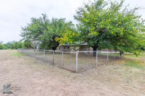 Exterior - 1004 N 9th St, Haskell, TX 79521 photo 2 of 8