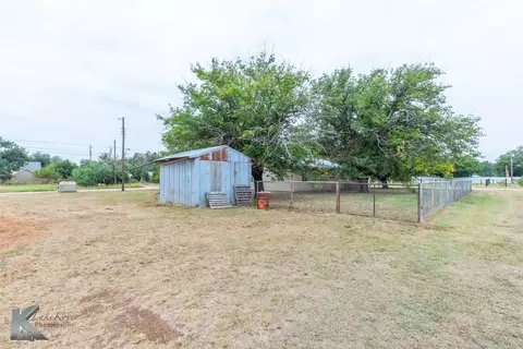 Exterior - 1004 N 9th St, Haskell, TX 79521 photo 6 of 8