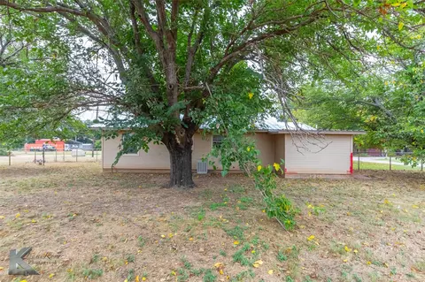 Exterior - 1004 N 9th St, Haskell, TX 79521 photo 4 of 8