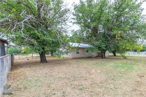 Exterior - 1004 N 9th St, Haskell, TX 79521 photo 5 of 8