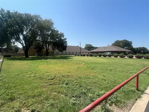 509 S Main St, Mcgregor, TX 76657